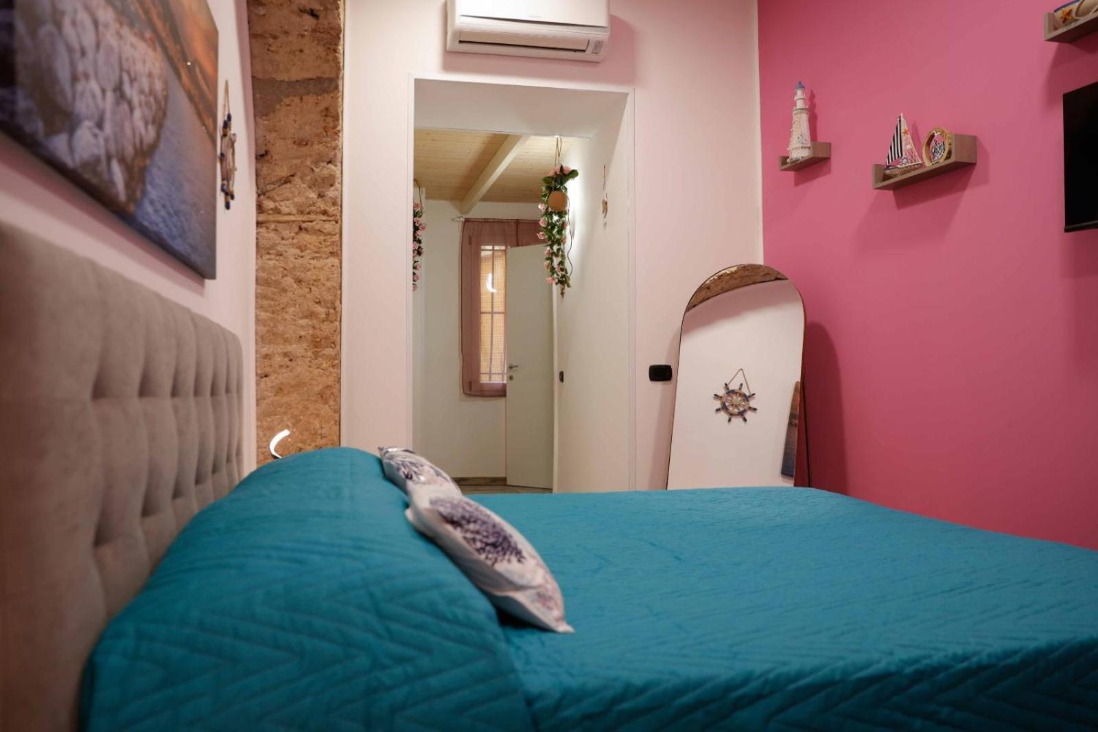 Stay In The Heart Of Salerno - Near The Duomo "La Finestra Sul Borgo" المظهر الخارجي الصورة