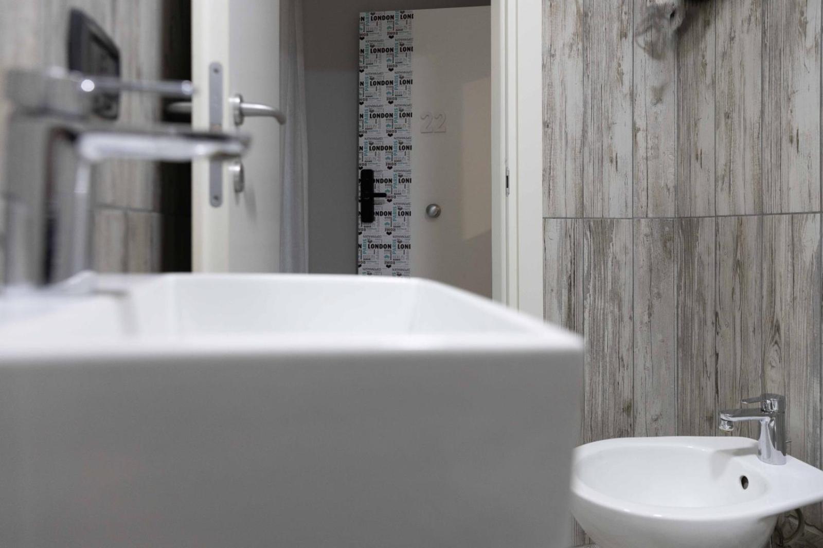 Stay In The Heart Of Salerno - Near The Duomo "La Finestra Sul Borgo" المظهر الخارجي الصورة